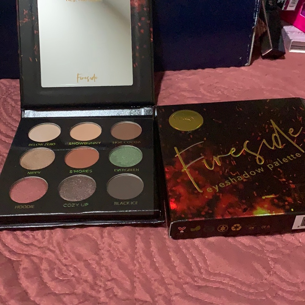 IBY BEAUTY
Fireside Eye Shadow Palette